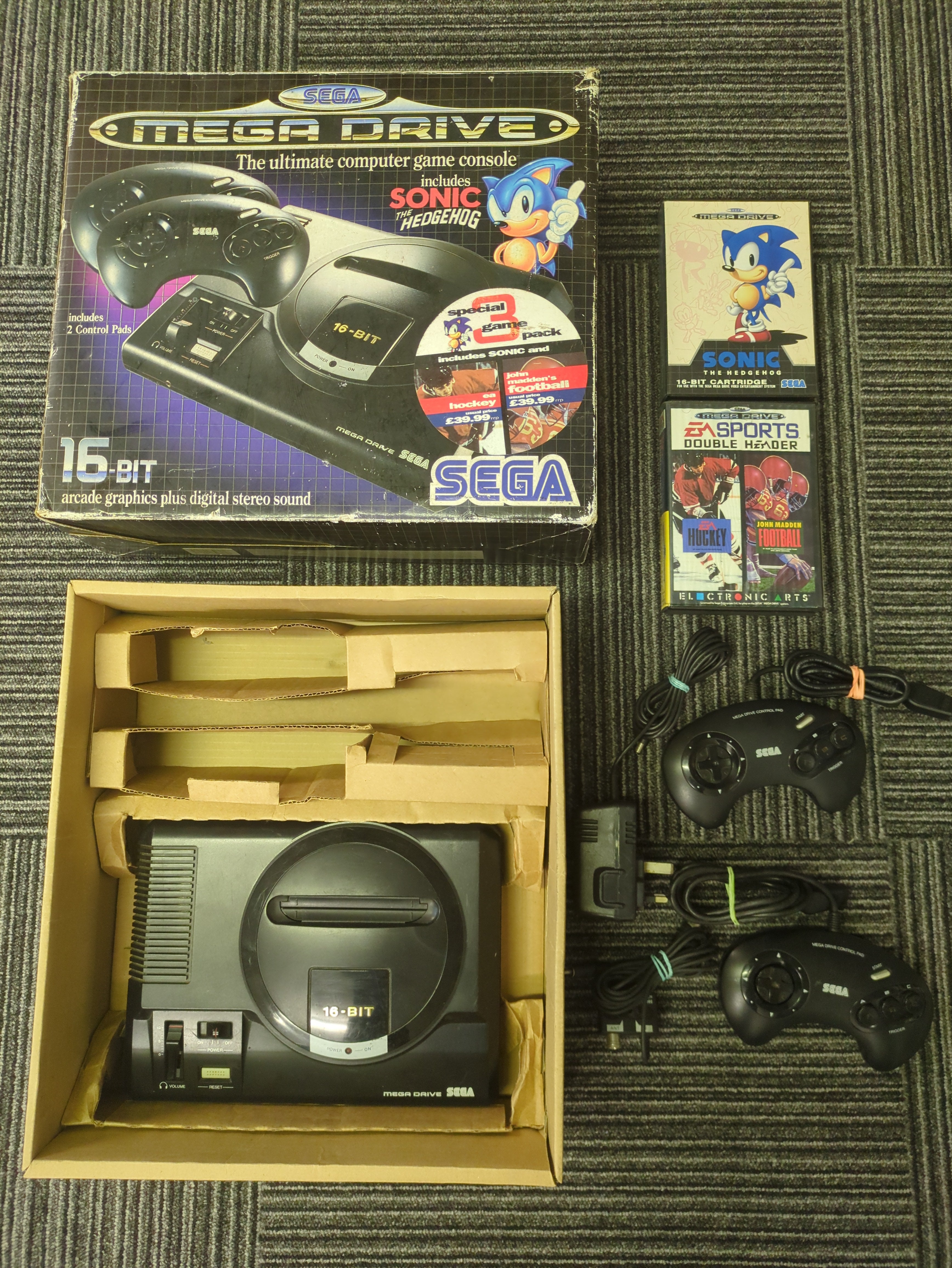 Sega Mega Drive Console Boxed (Model 1) Sega Mega Drive Console Boxed (Model 1)